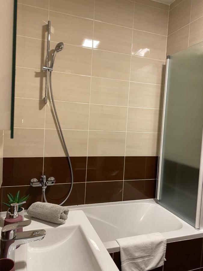 Apartment Queen Загреб Экстерьер фото
